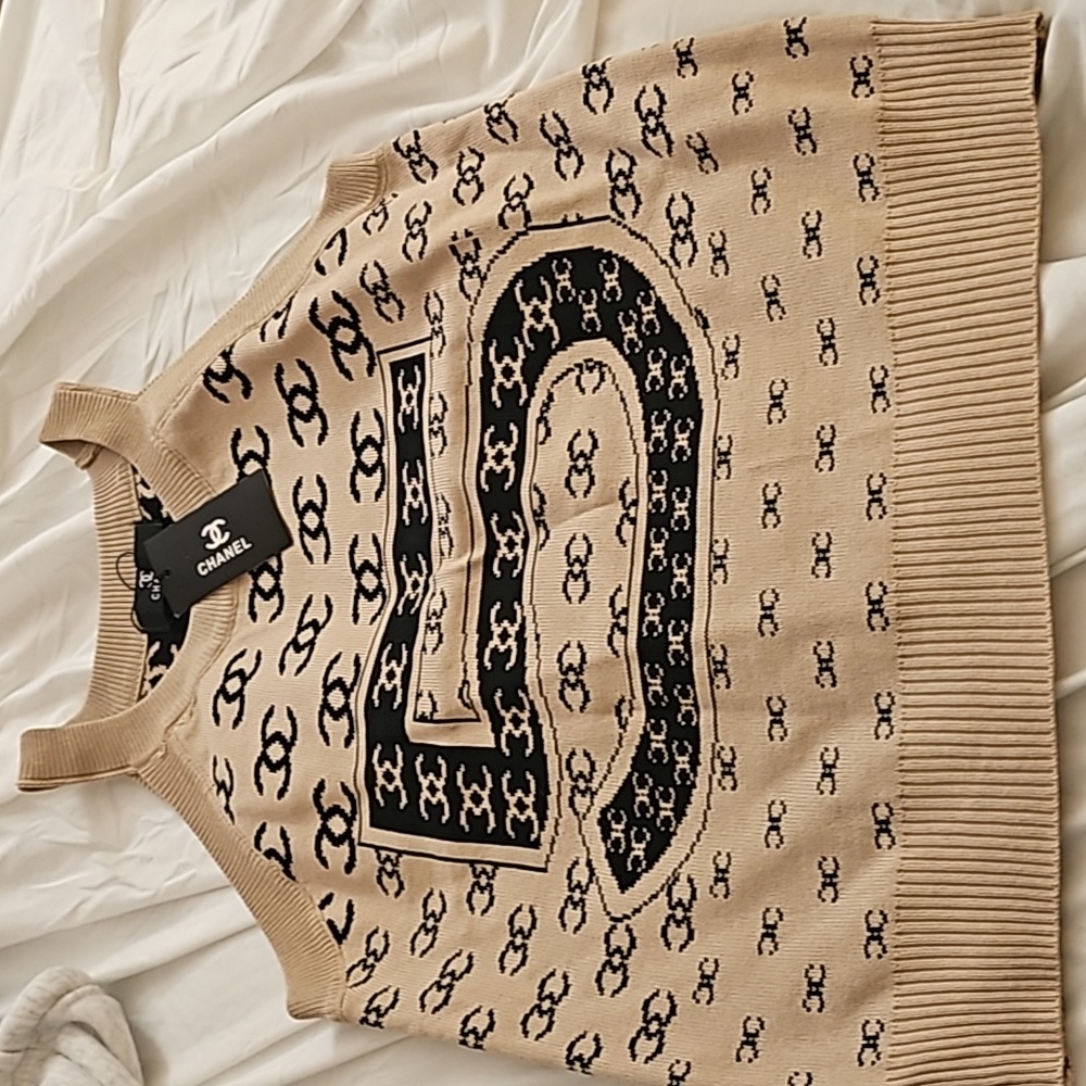 Knitted block and beige tank top